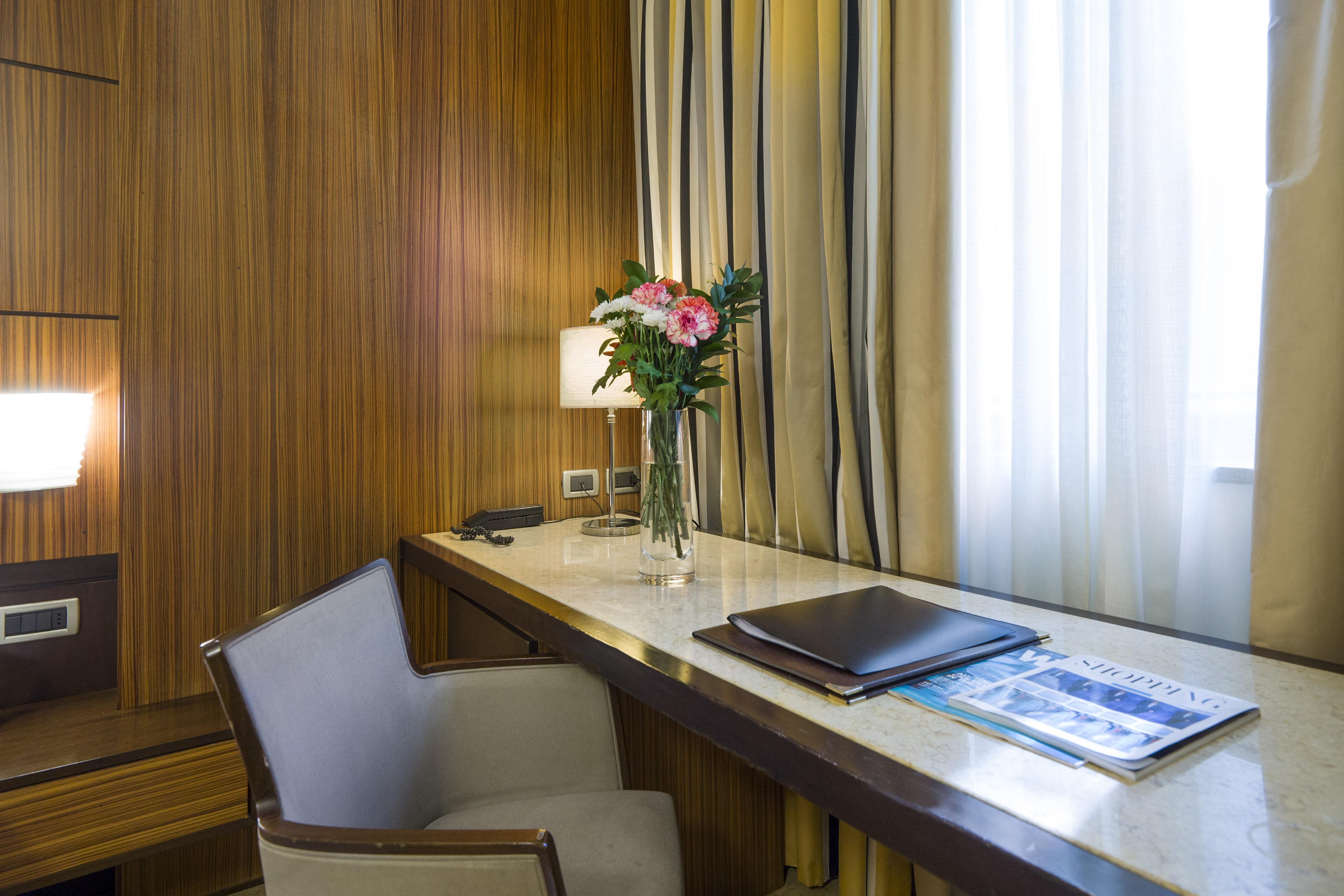 Hotel Carrobbio Milan Luaran gambar