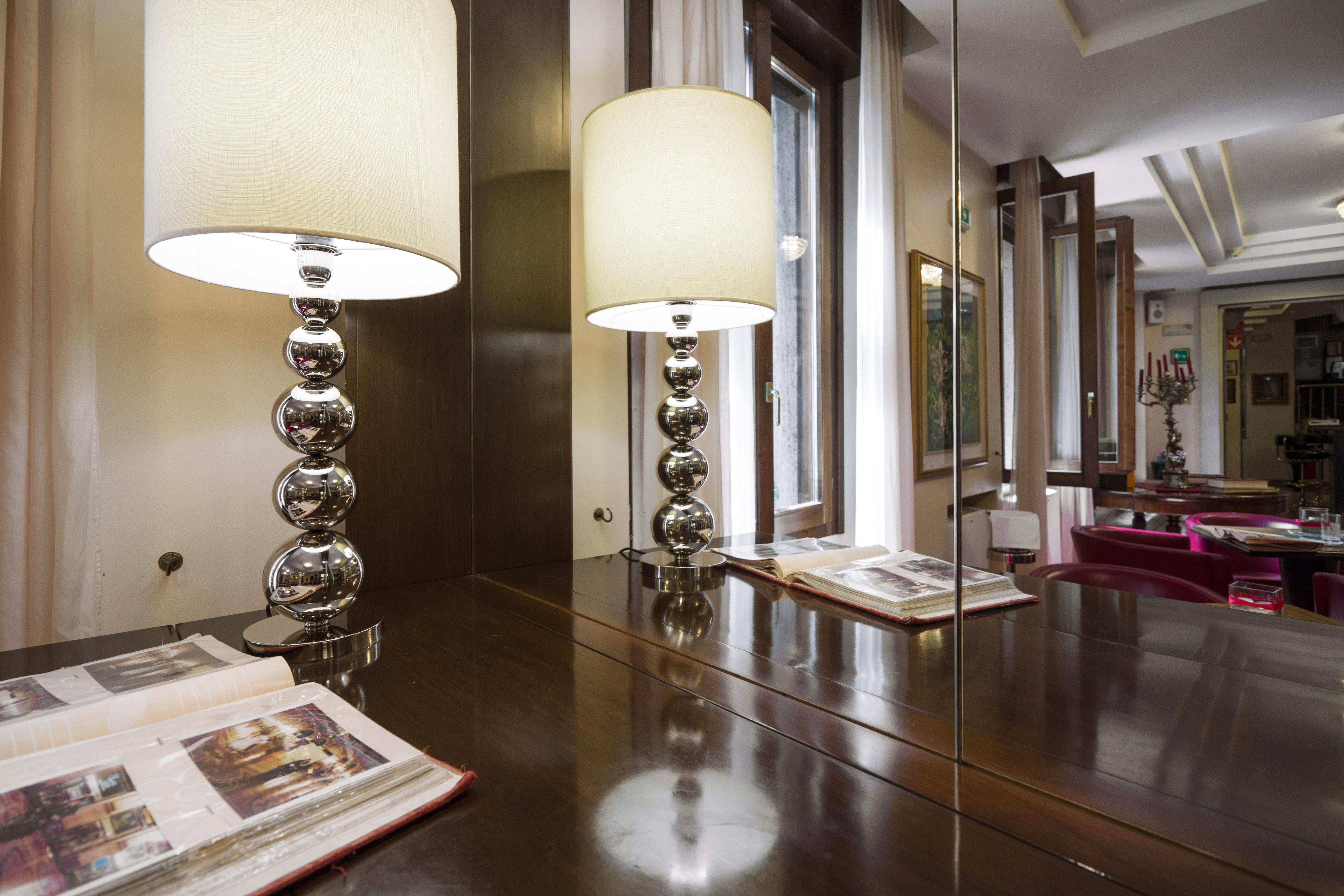 Hotel Carrobbio Milan Luaran gambar