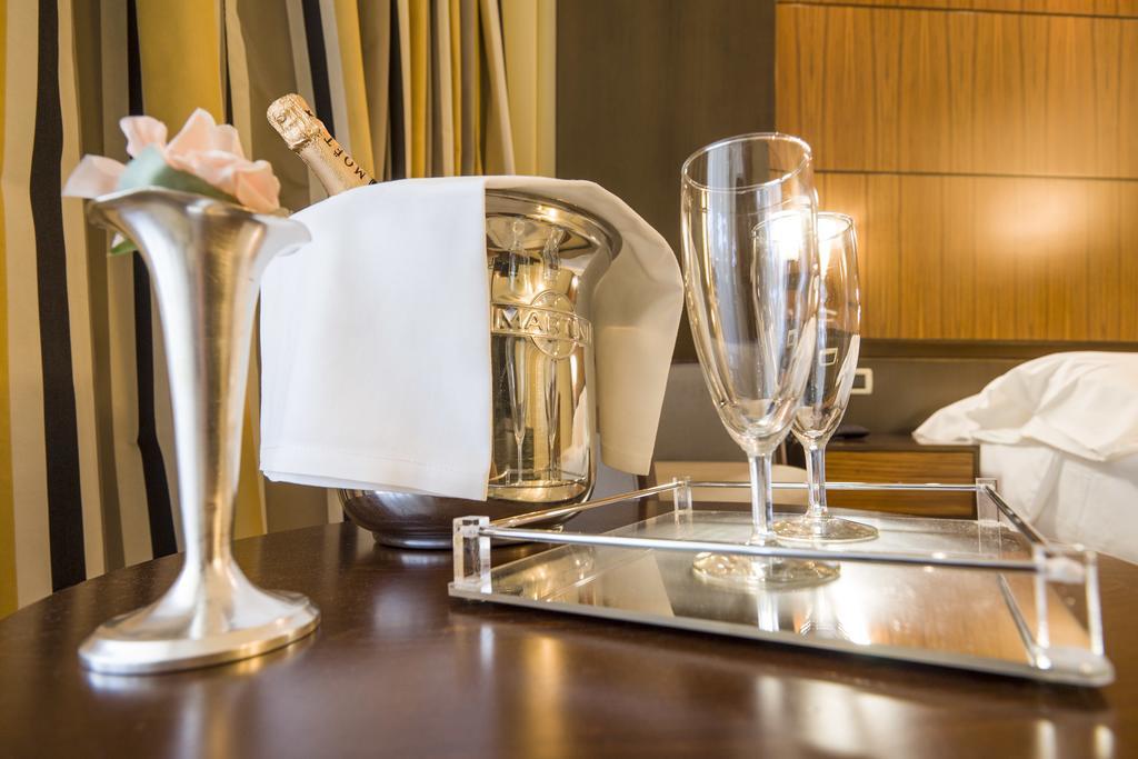 Hotel Carrobbio Milan Luaran gambar