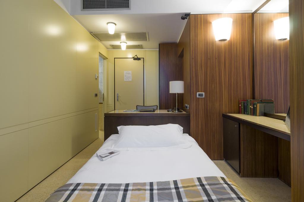 Hotel Carrobbio Milan Luaran gambar