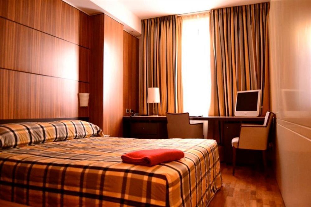 Hotel Carrobbio Milan Luaran gambar