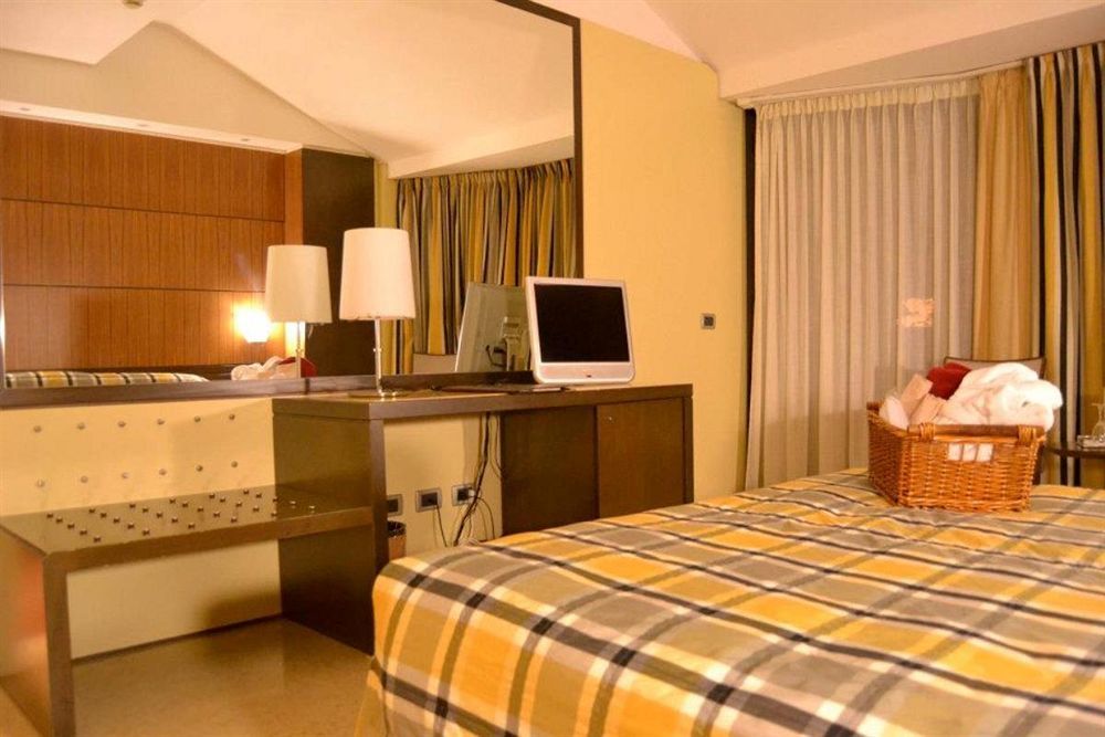 Hotel Carrobbio Milan Luaran gambar