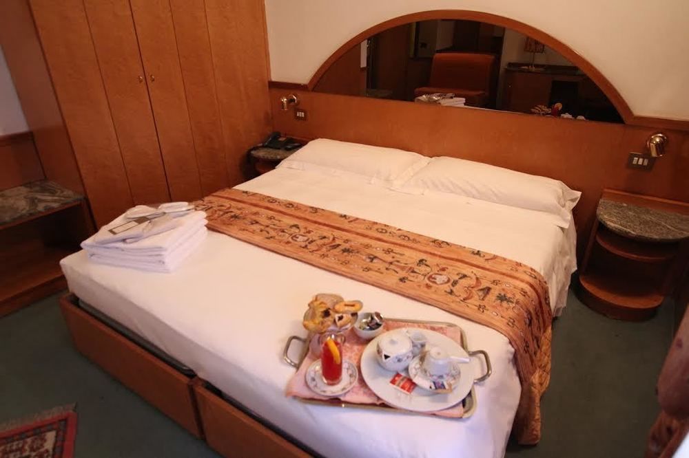 Hotel Carrobbio Milan Luaran gambar