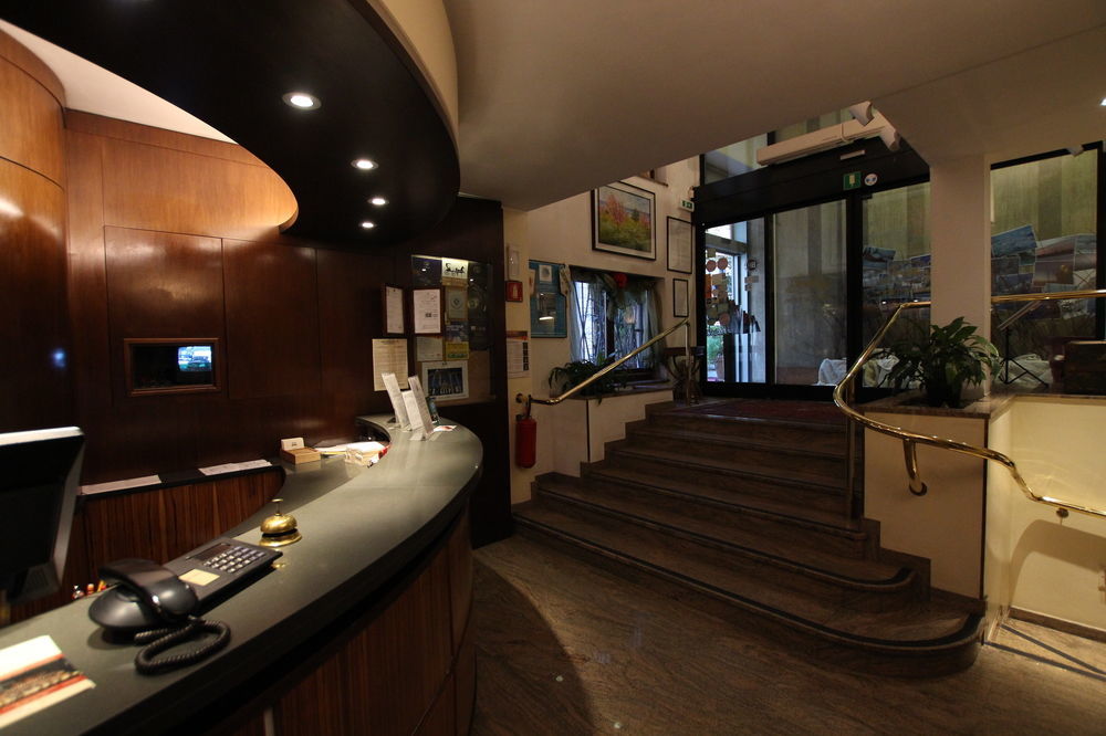 Hotel Carrobbio Milan Luaran gambar