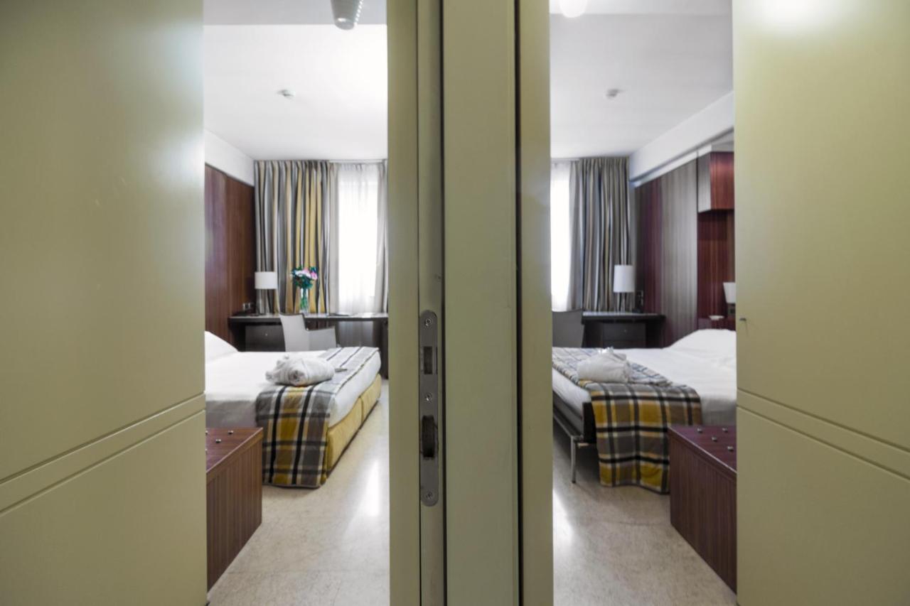 Hotel Carrobbio Milan Luaran gambar